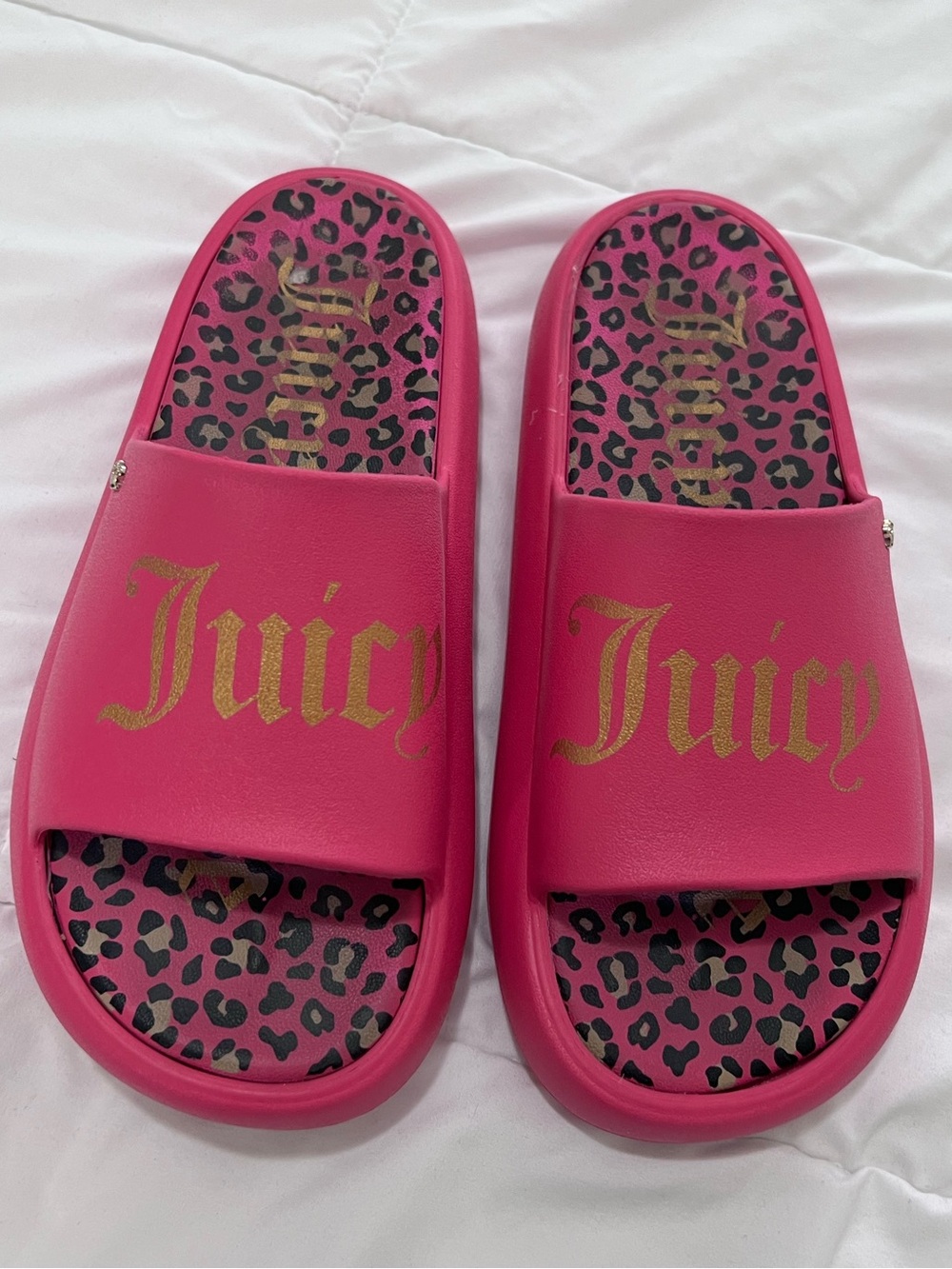 Juicy Couture Bright Pink Slide Sandals with Leopard Insole size 8